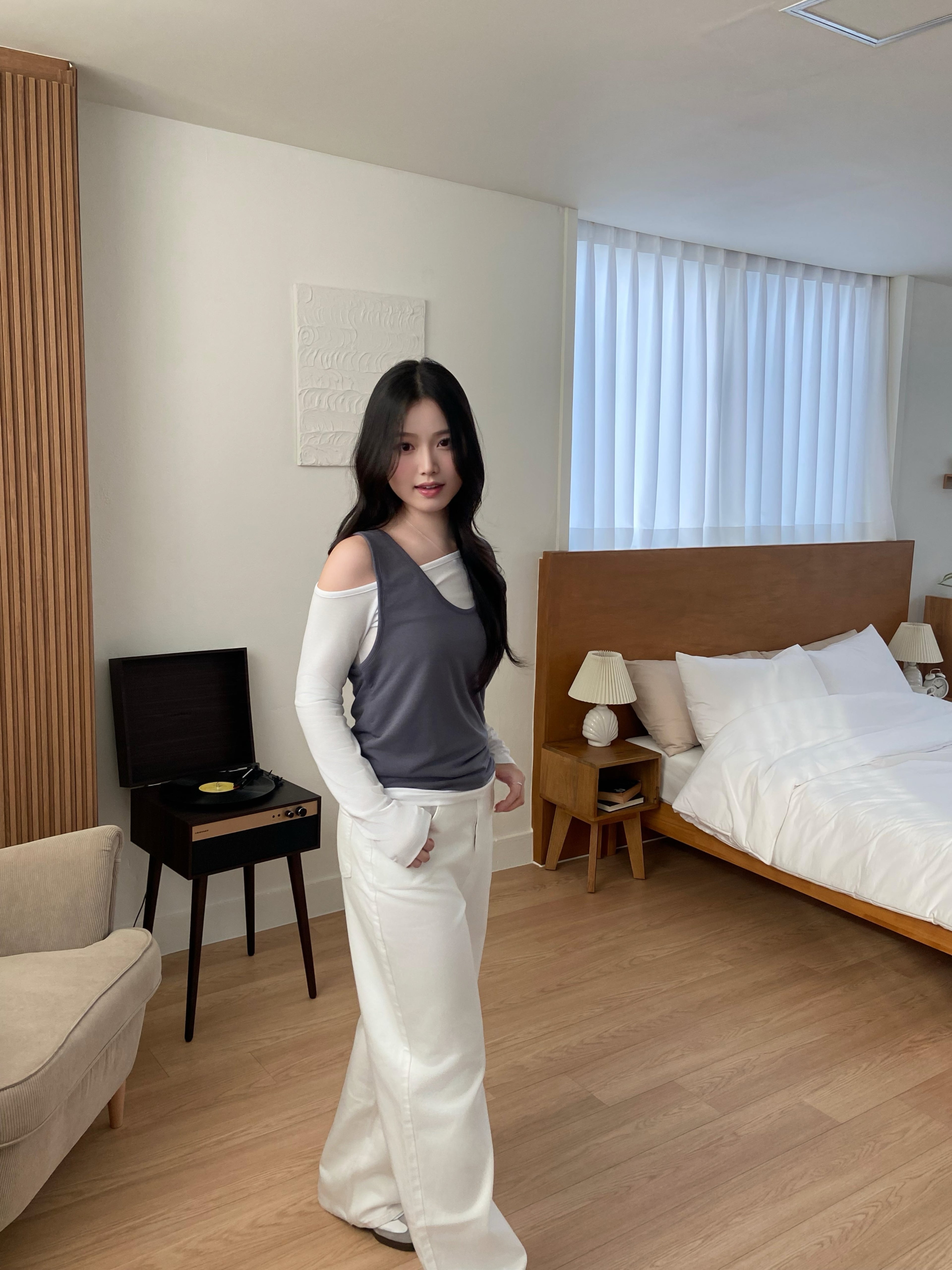 (超舒服!)輕薄露肩打底＋背心set  Lightweight Off-Shoulder Layered Vest Set