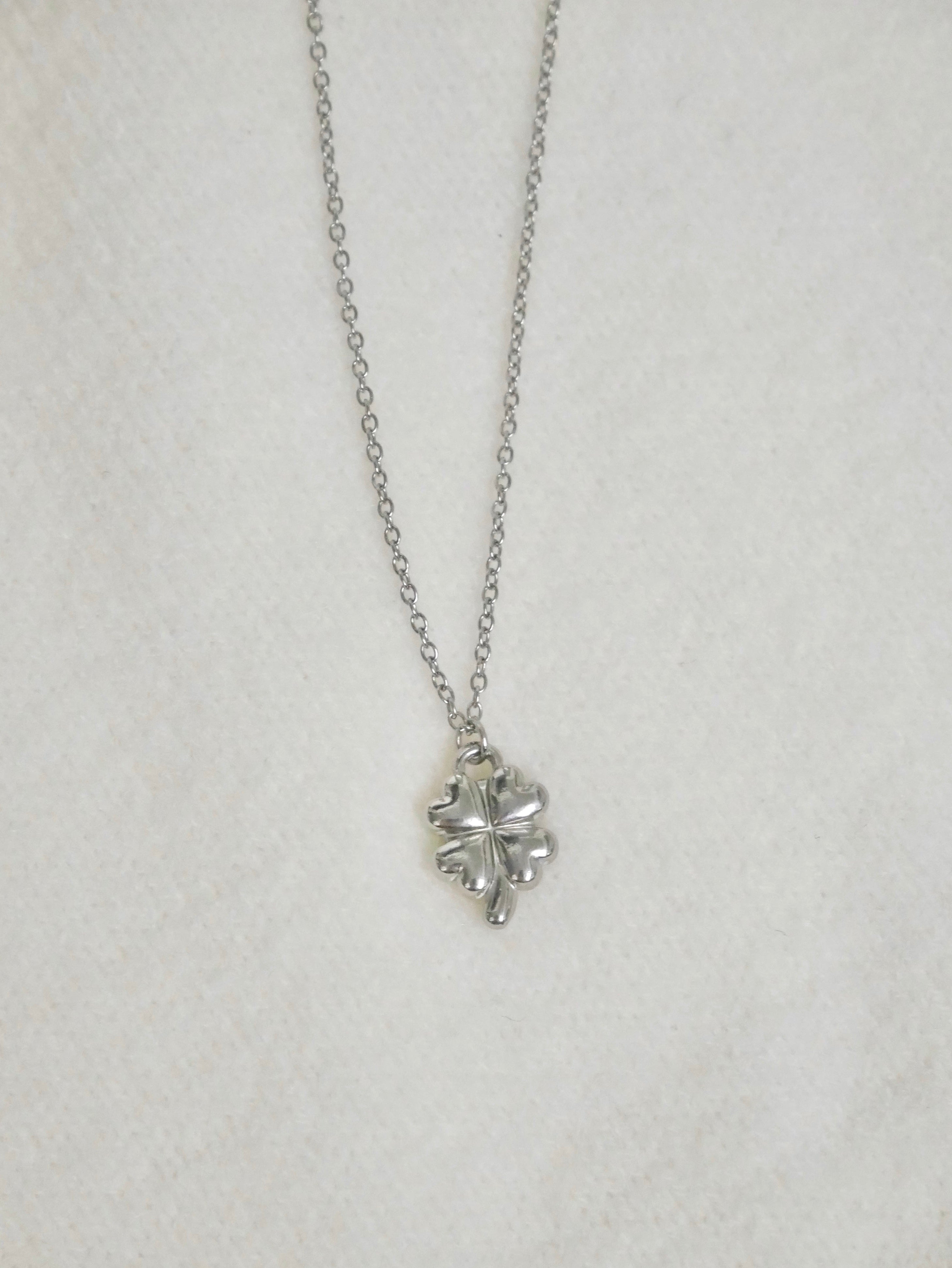 [選購任何貨品，即可以 HKD 38 換購] 幸運四葉草頸鏈 clovery.mood Clover Necklace
