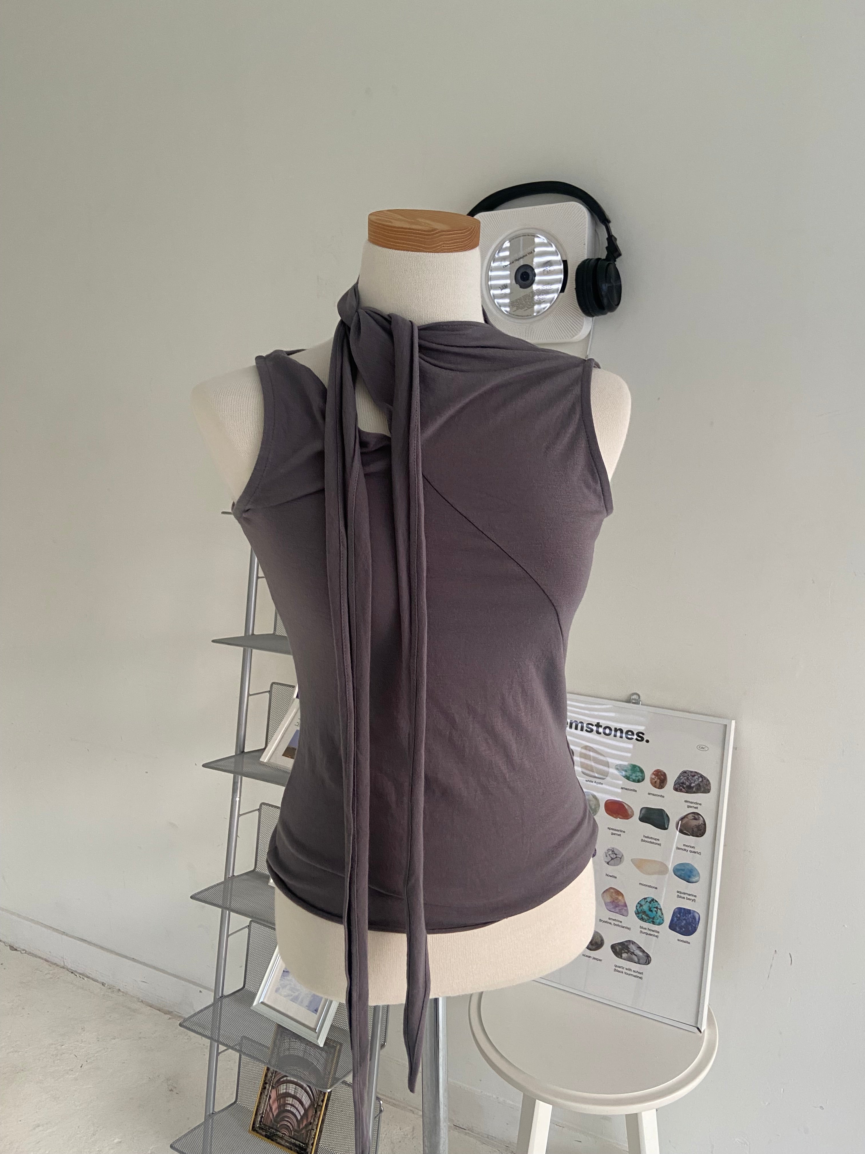 【設計感】不對稱圍巾綁帶背心 Scarf Detail Sleeveless Top