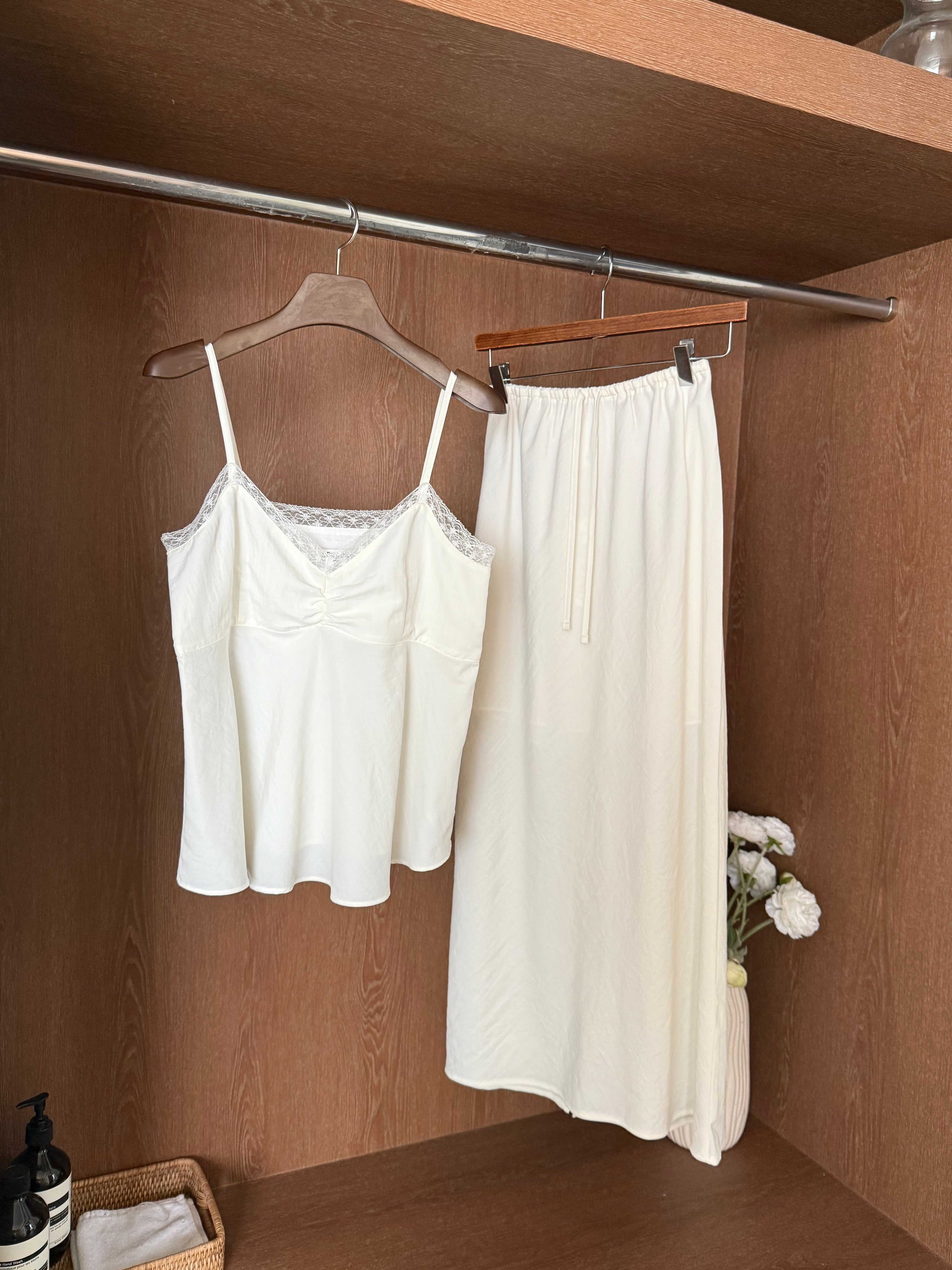 氣質溫柔lace背心長裙set | Pure White Lace Satin Two-piece Set