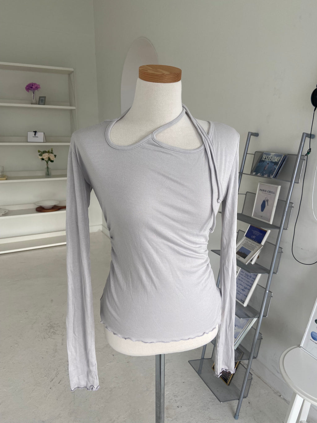 【輕薄質地】設計感鏤空不對稱top Asymmetric Tie Detail Top