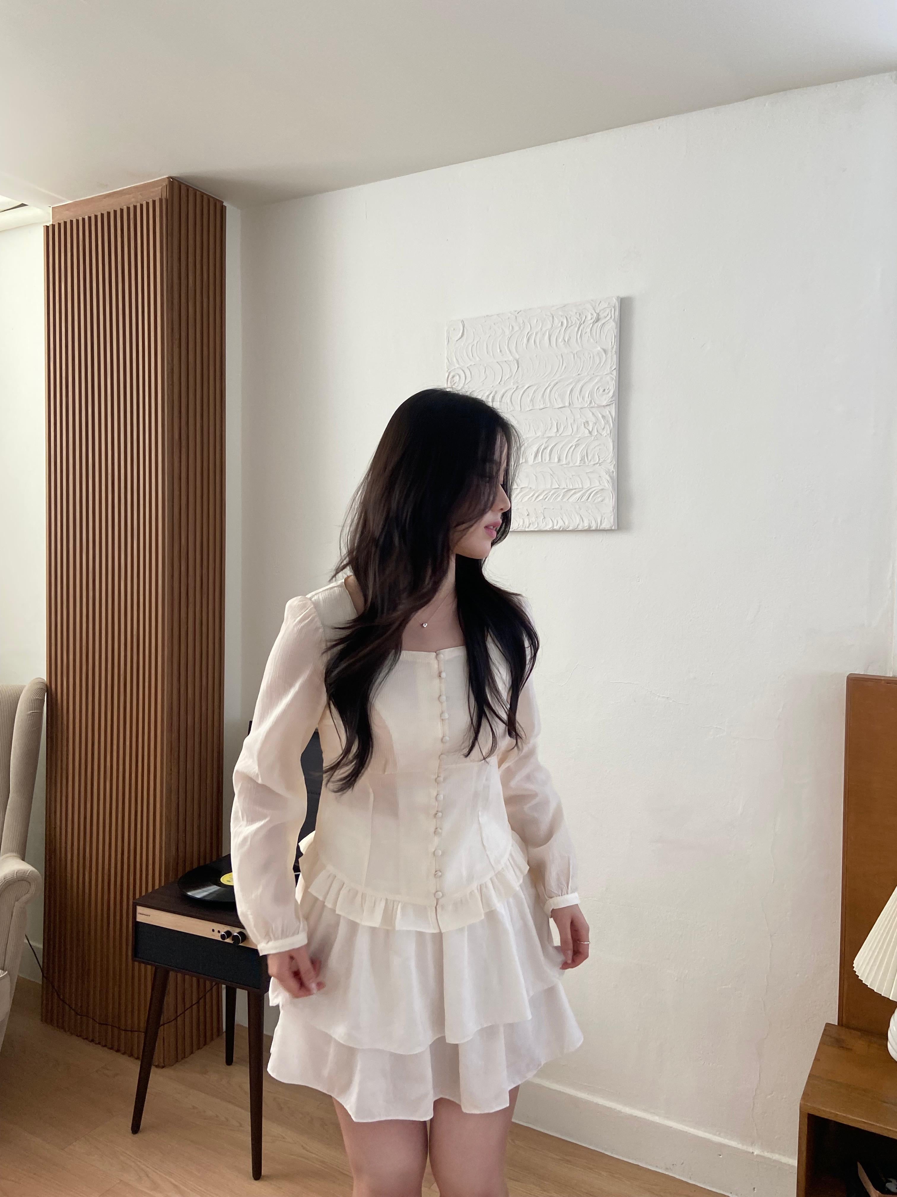 (氣質up!)輕柔雪紡排鈕blouse	Petal Button Chiffon Blouse