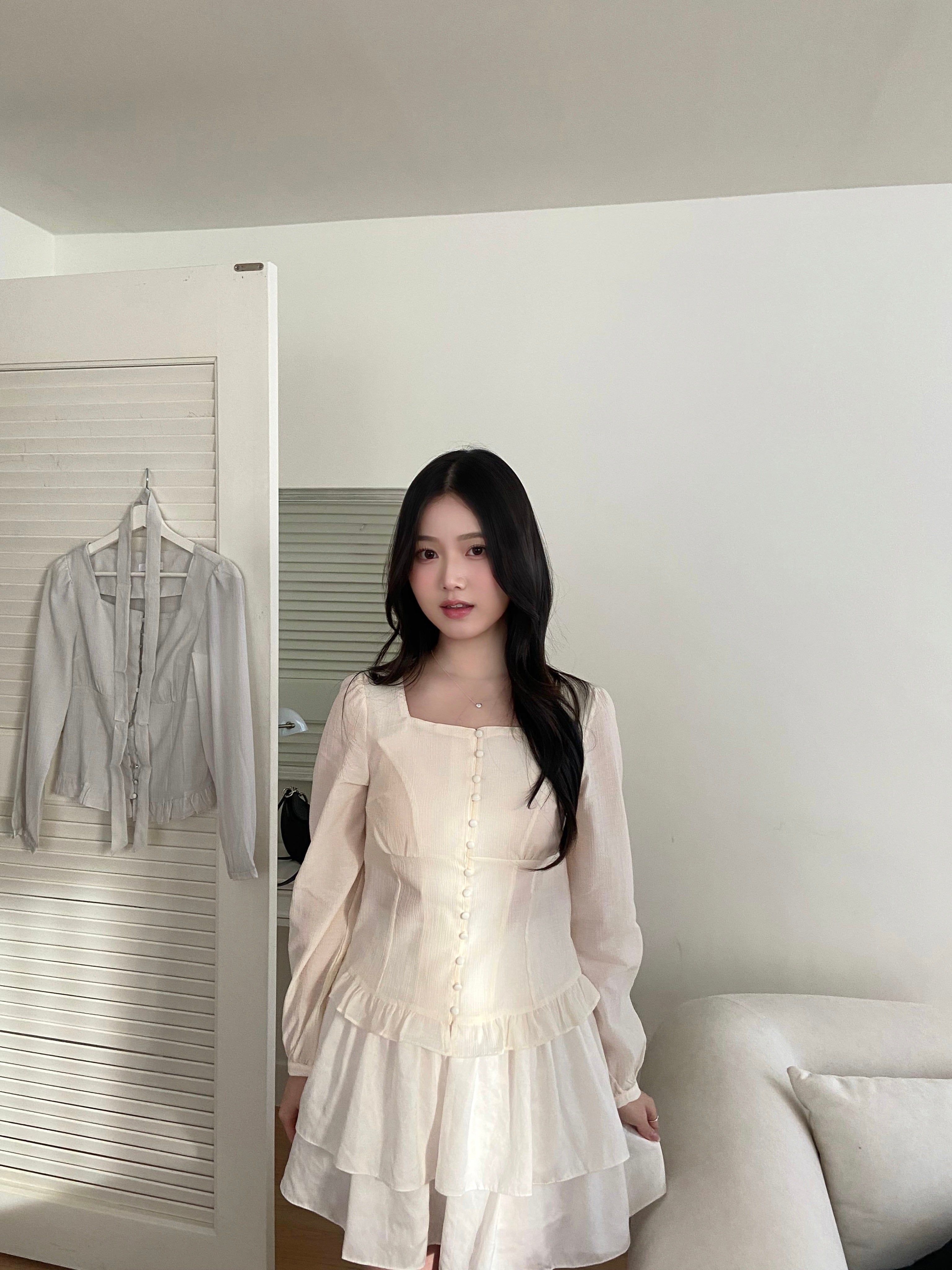 (氣質up!)輕柔雪紡排鈕blouse	Petal Button Chiffon Blouse