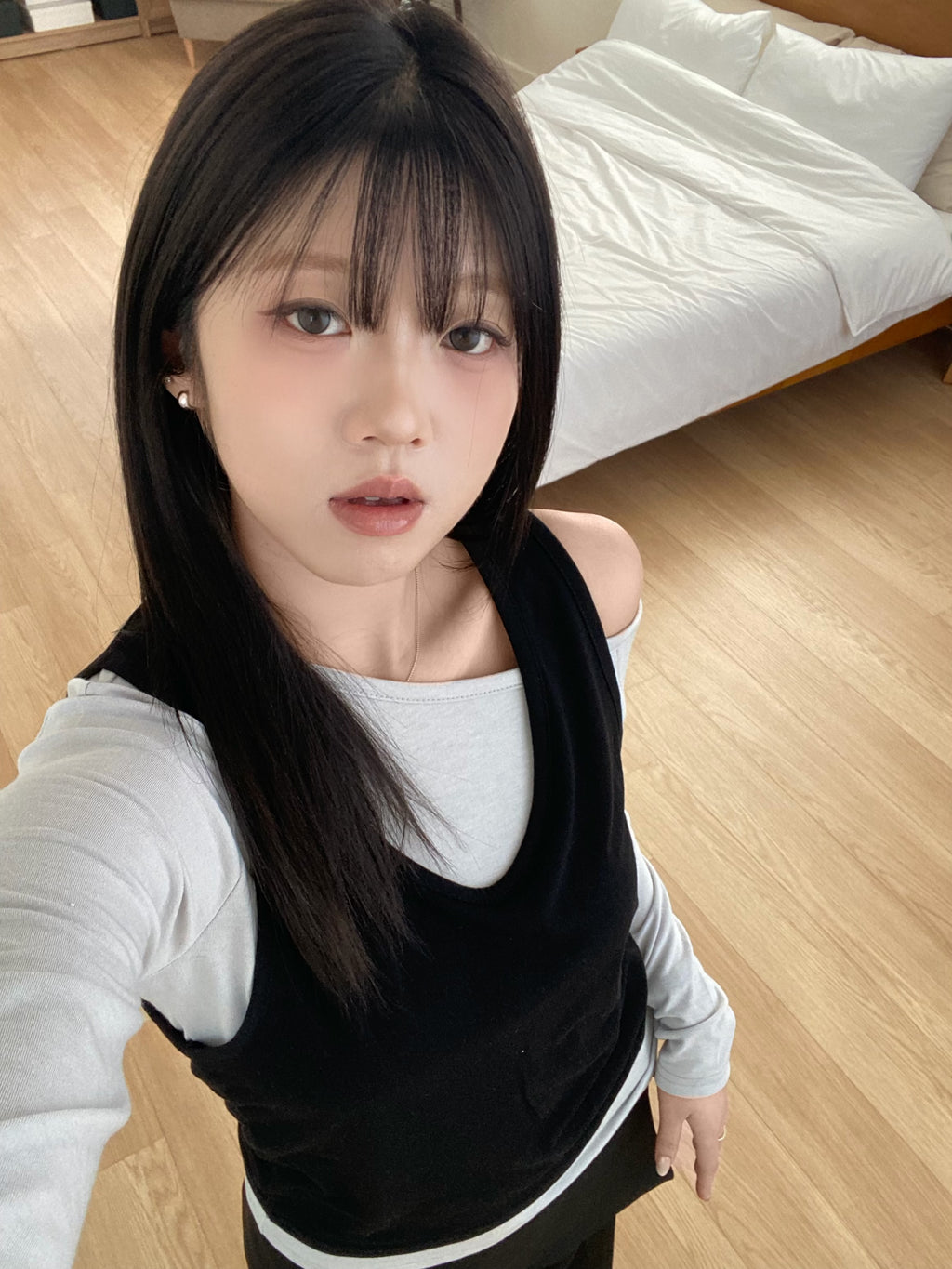 (超舒服!)輕薄露肩打底＋背心set  Lightweight Off-Shoulder Layered Vest Set