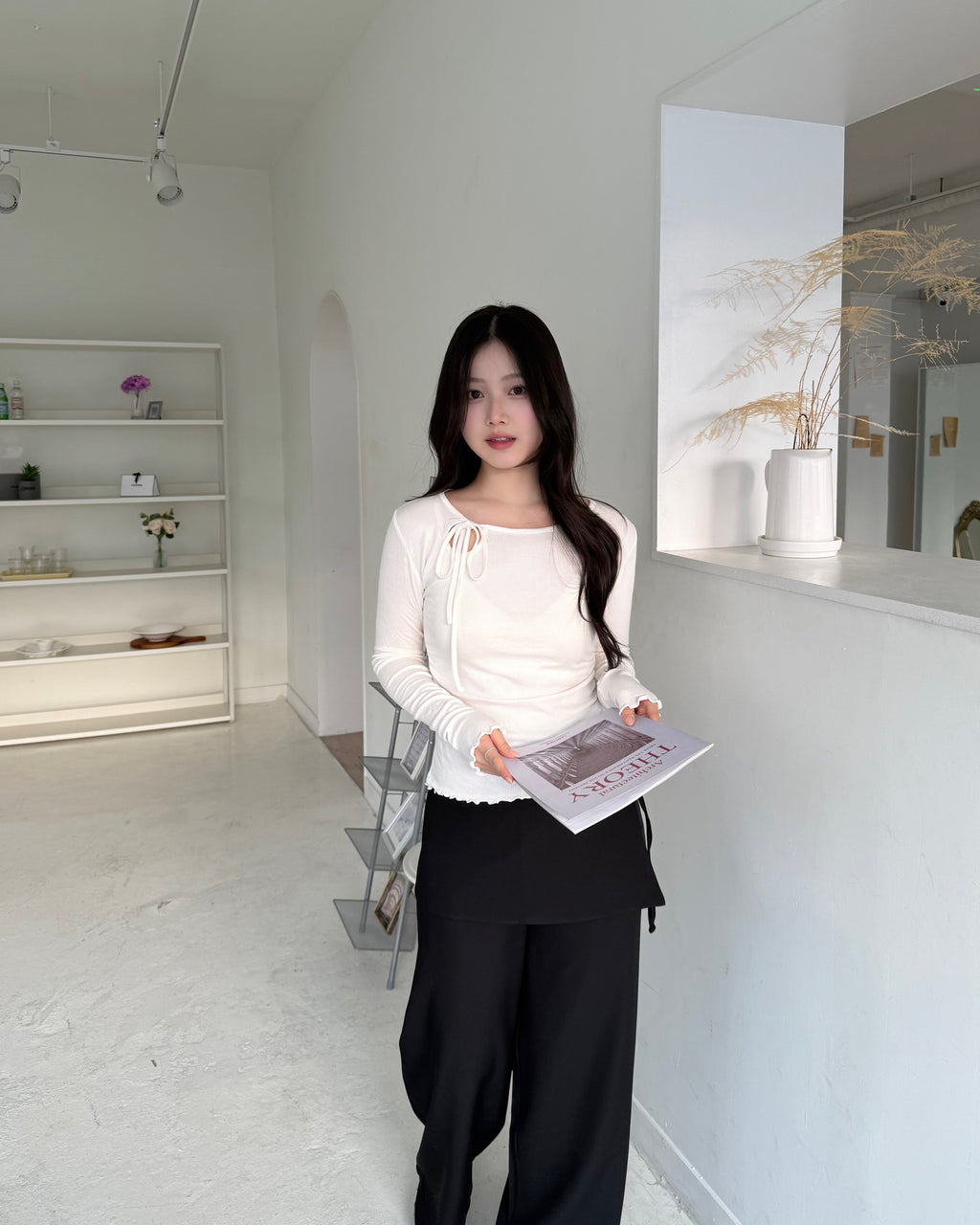 【輕薄質地】設計感鏤空不對稱top Asymmetric Tie Detail Top