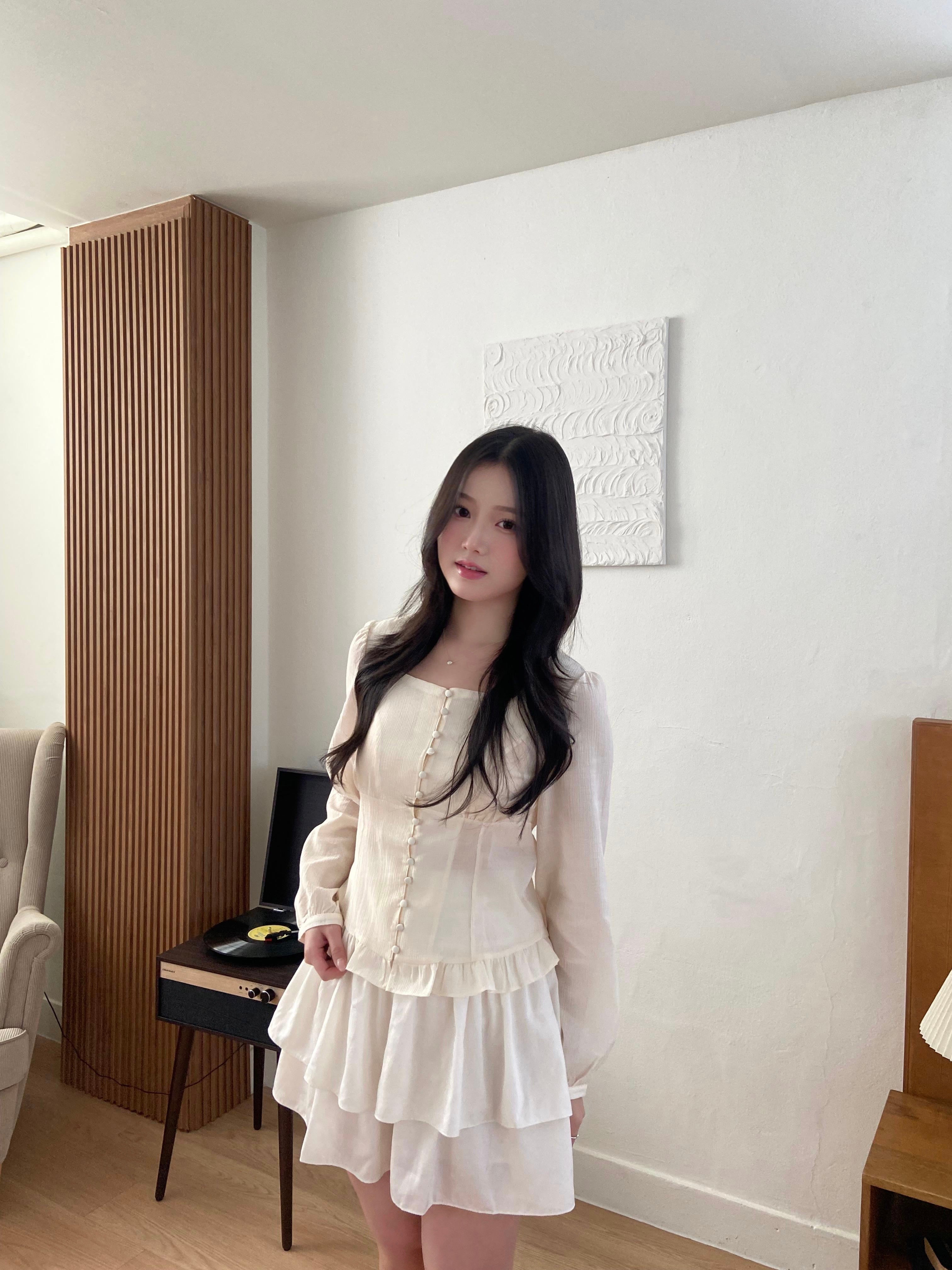 (氣質up!)輕柔雪紡排鈕blouse	Petal Button Chiffon Blouse