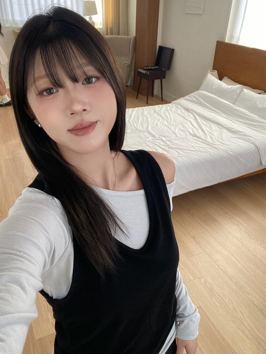 (超舒服!)輕薄露肩打底＋背心set  Lightweight Off-Shoulder Layered Vest Set