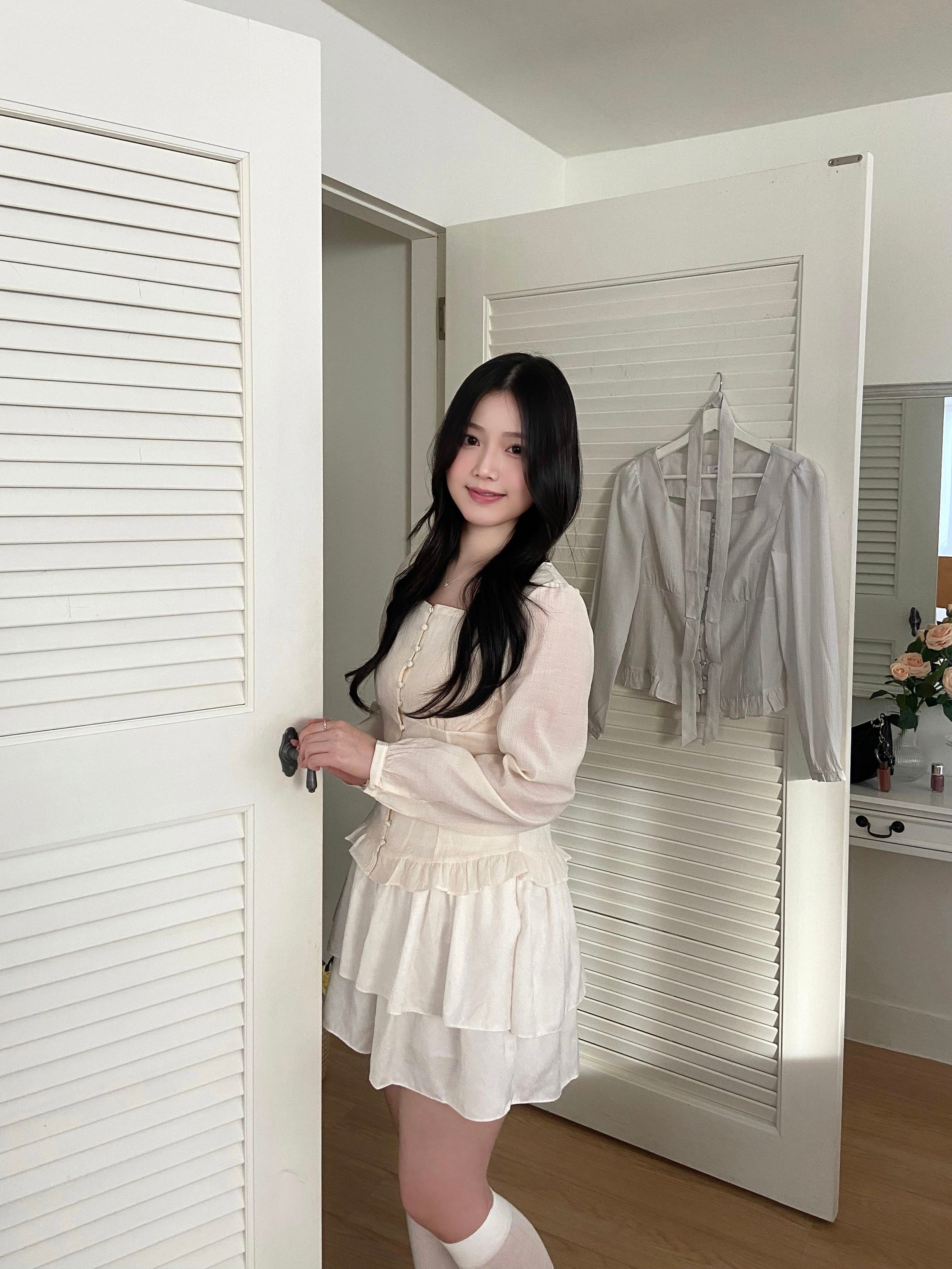 (氣質up!)輕柔雪紡排鈕blouse	Petal Button Chiffon Blouse