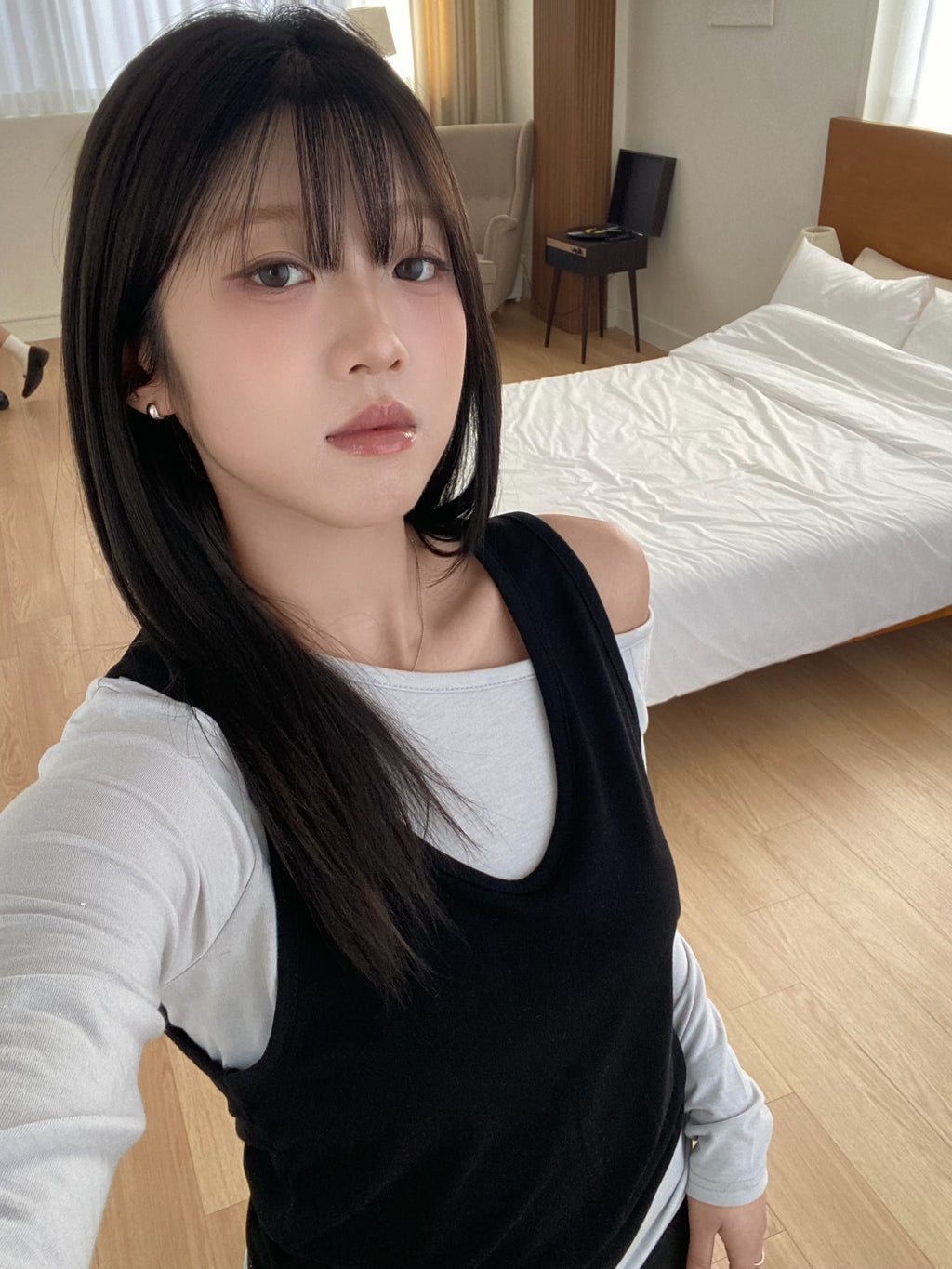(超舒服!)輕薄露肩打底＋背心set  Lightweight Off-Shoulder Layered Vest Set