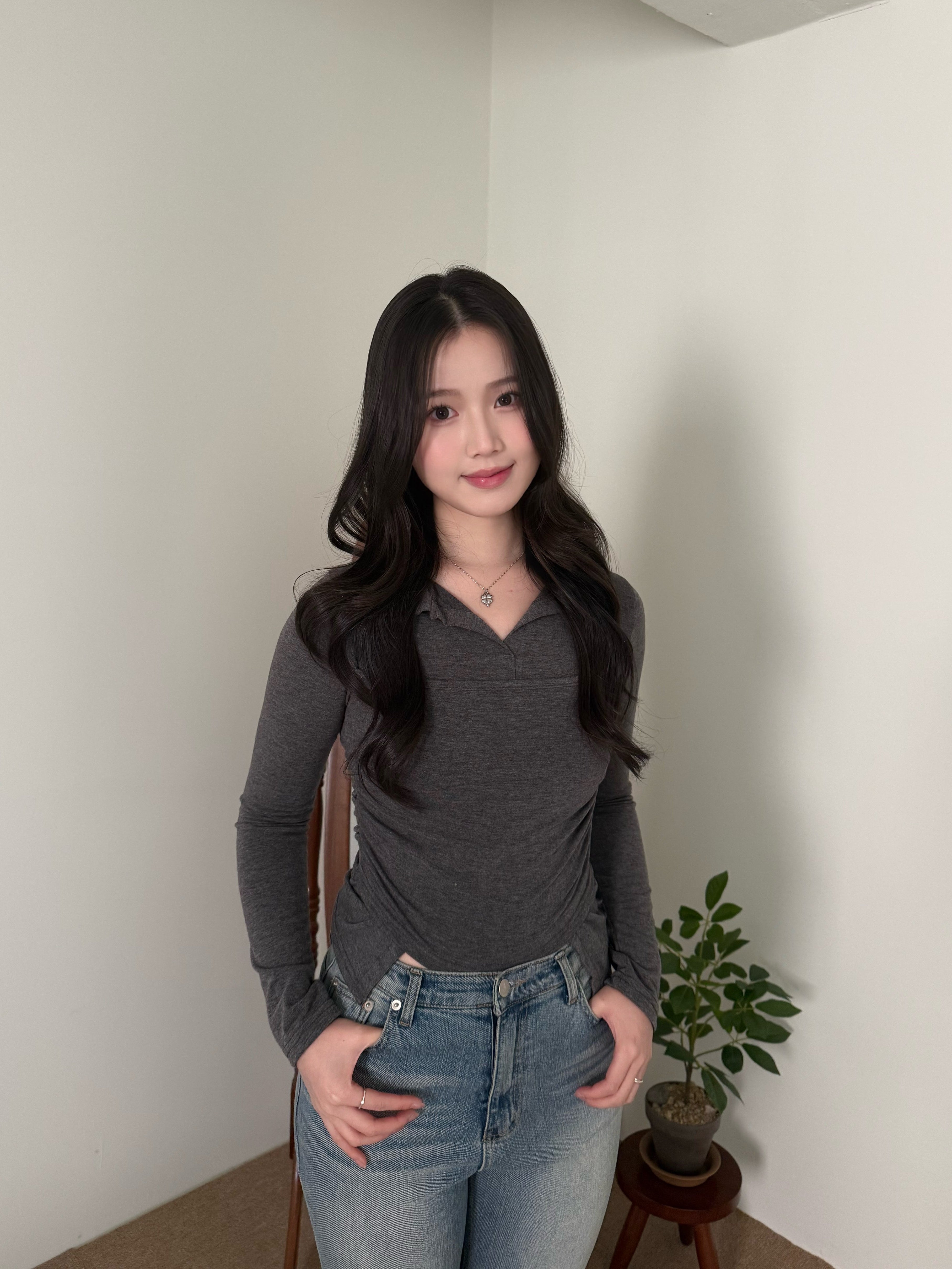 修身翻領長袖上衣 Slim-Fit Collared Long Sleeve Top