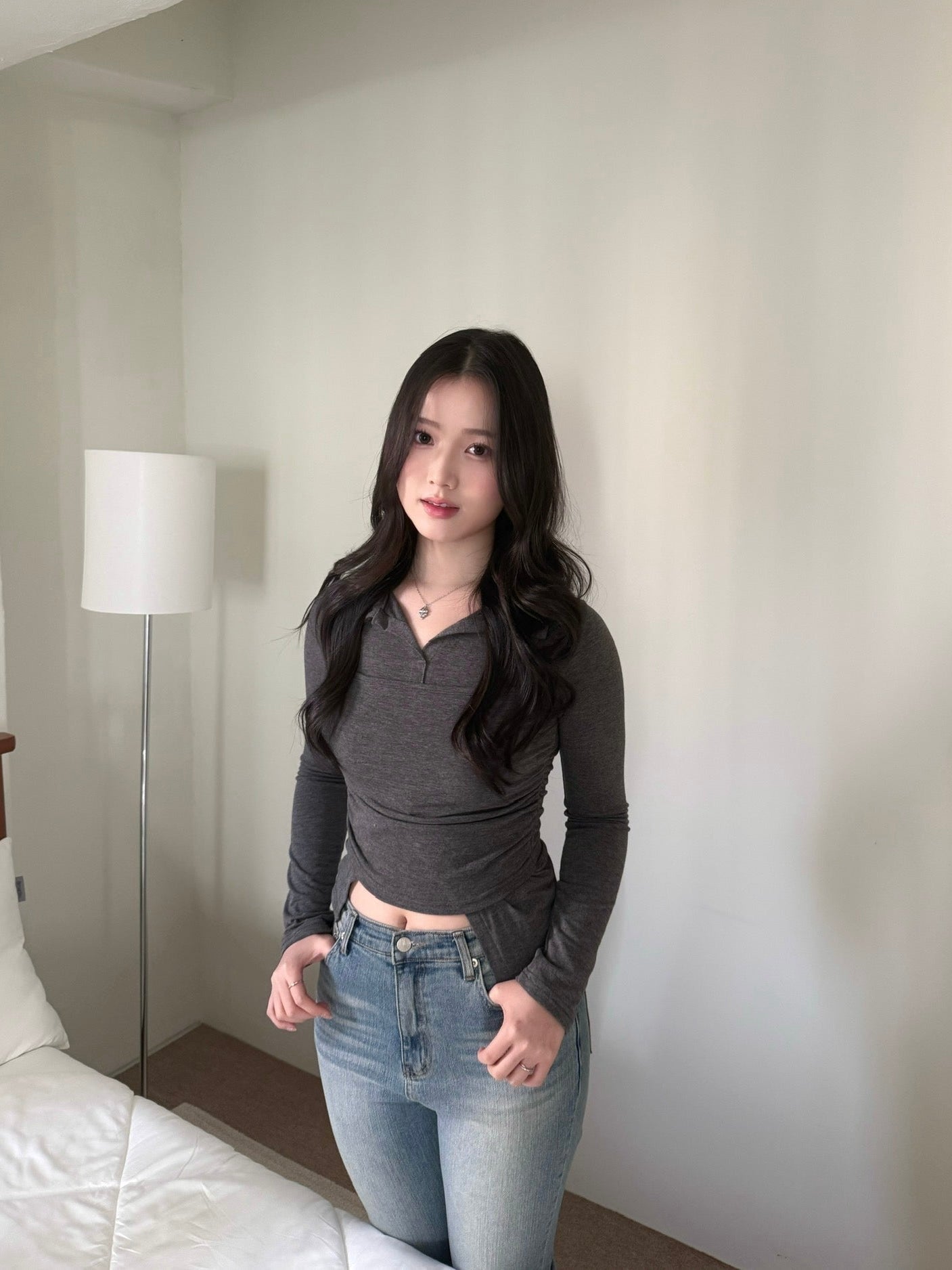 修身翻領長袖上衣 Slim-Fit Collared Long Sleeve Top