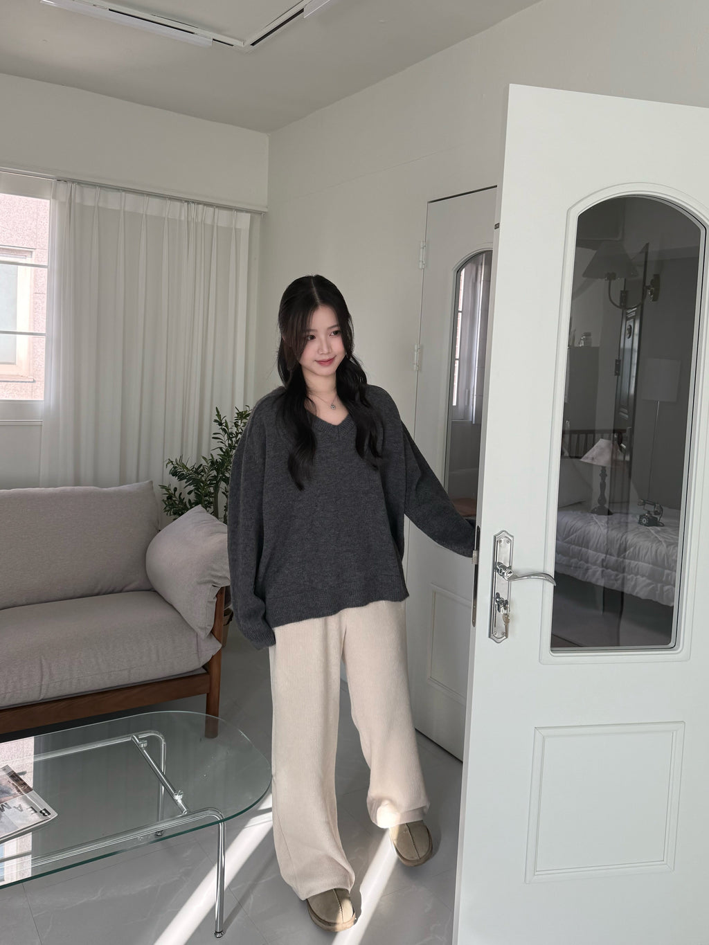 V 領針織上衣 Soft-Touch Essential V-Neck Knit