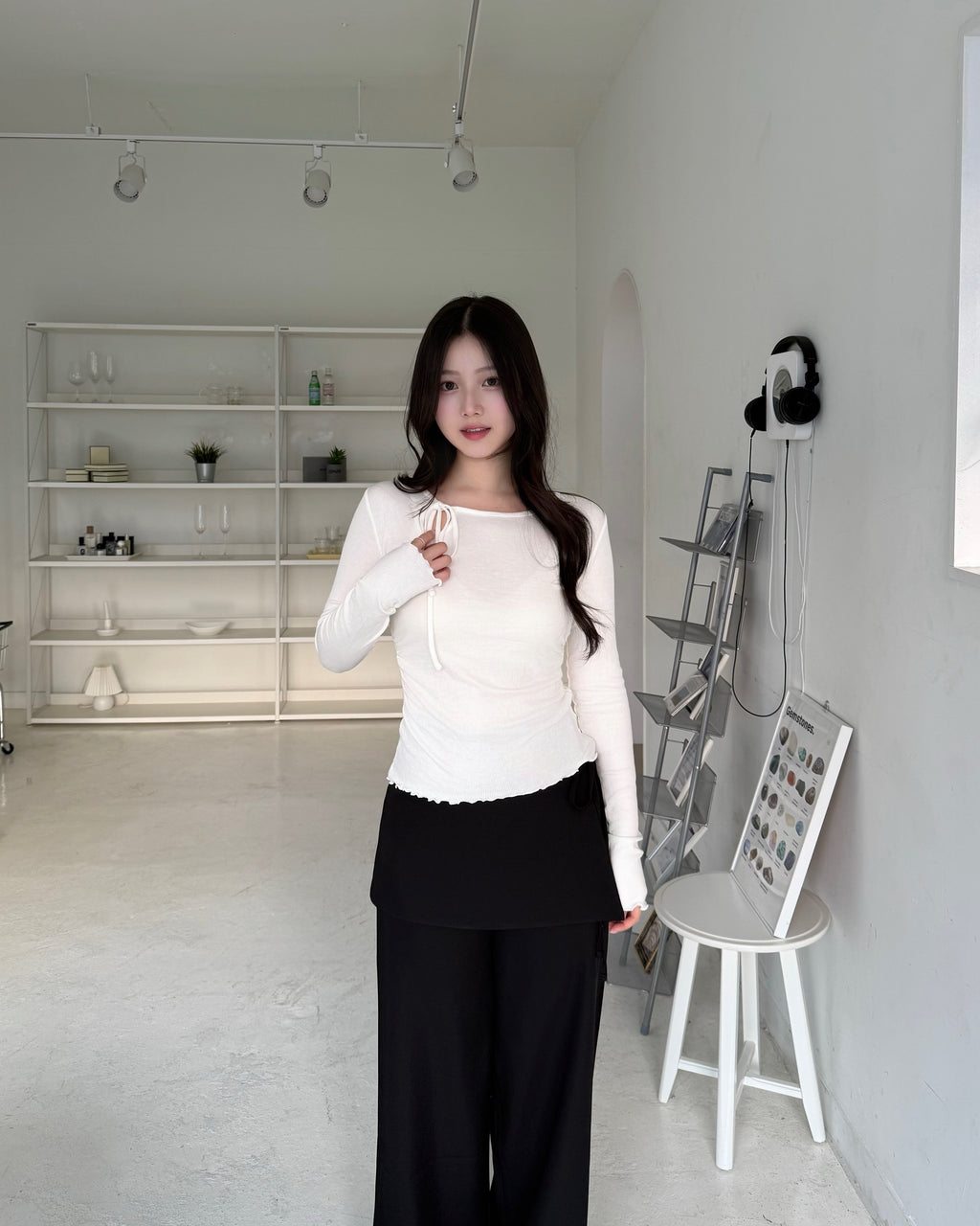 【輕薄質地】設計感鏤空不對稱top Asymmetric Tie Detail Top