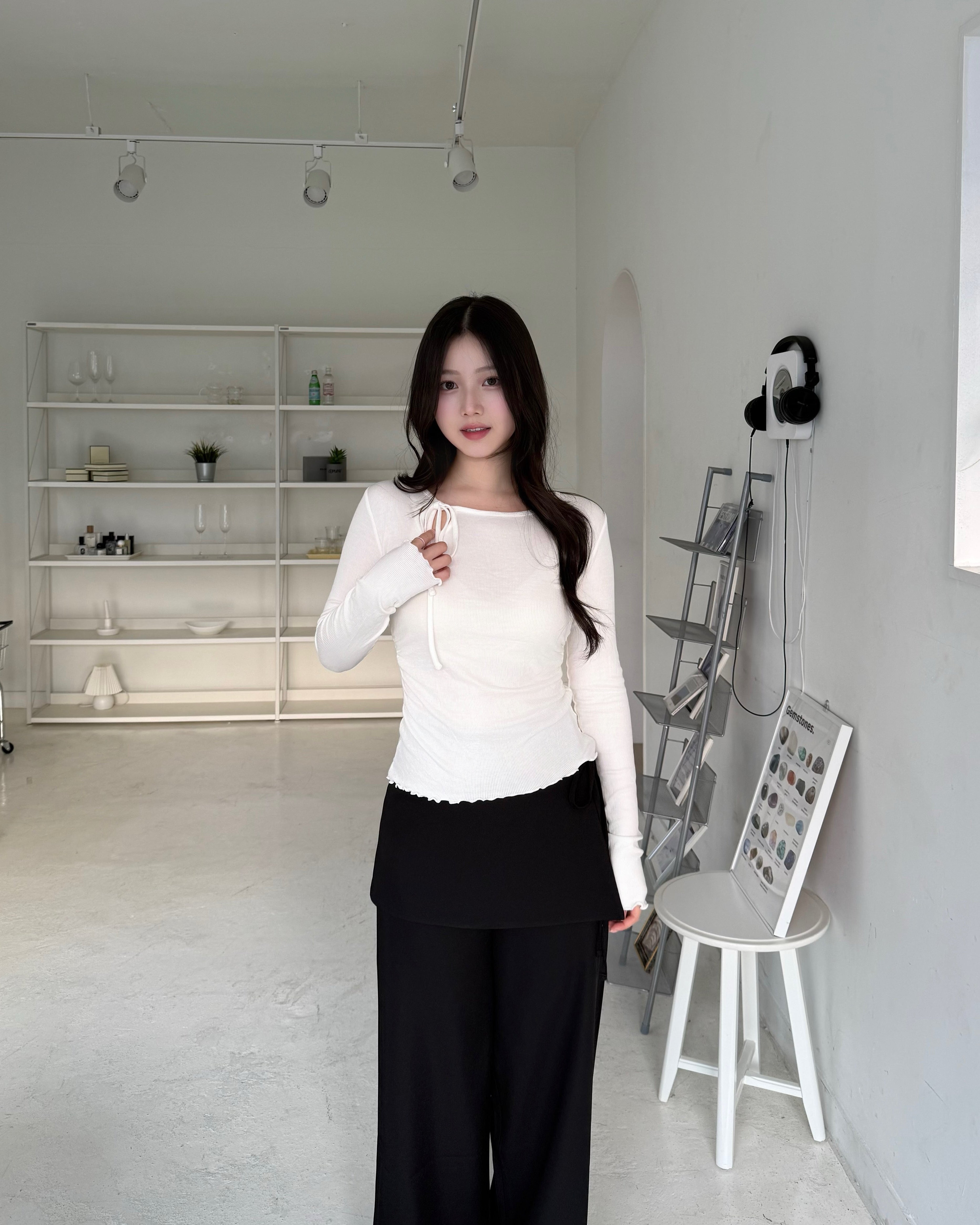 【輕薄質地】設計感鏤空不對稱top Asymmetric Tie Detail Top
