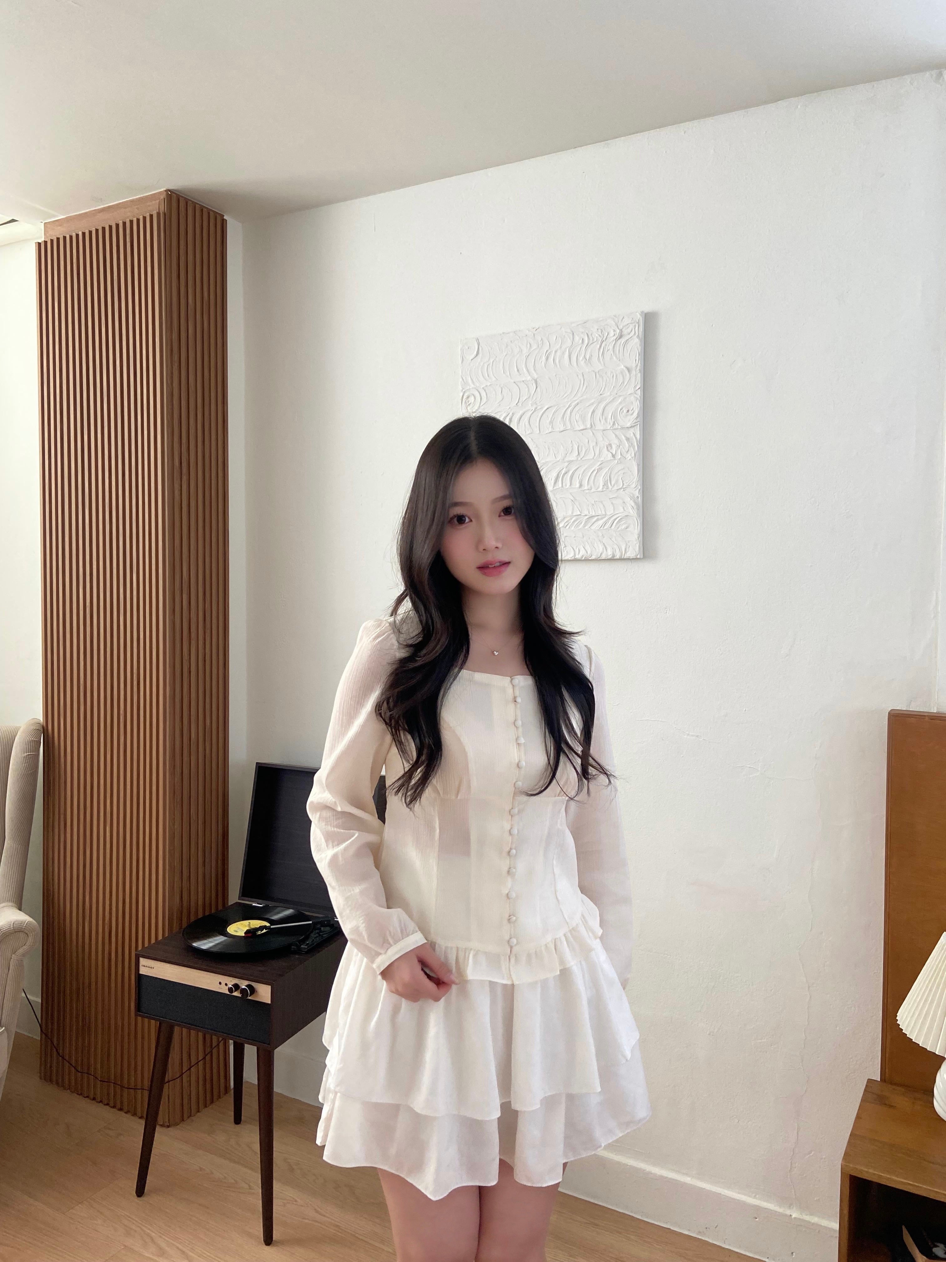 (氣質up!)輕柔雪紡排鈕blouse	Petal Button Chiffon Blouse