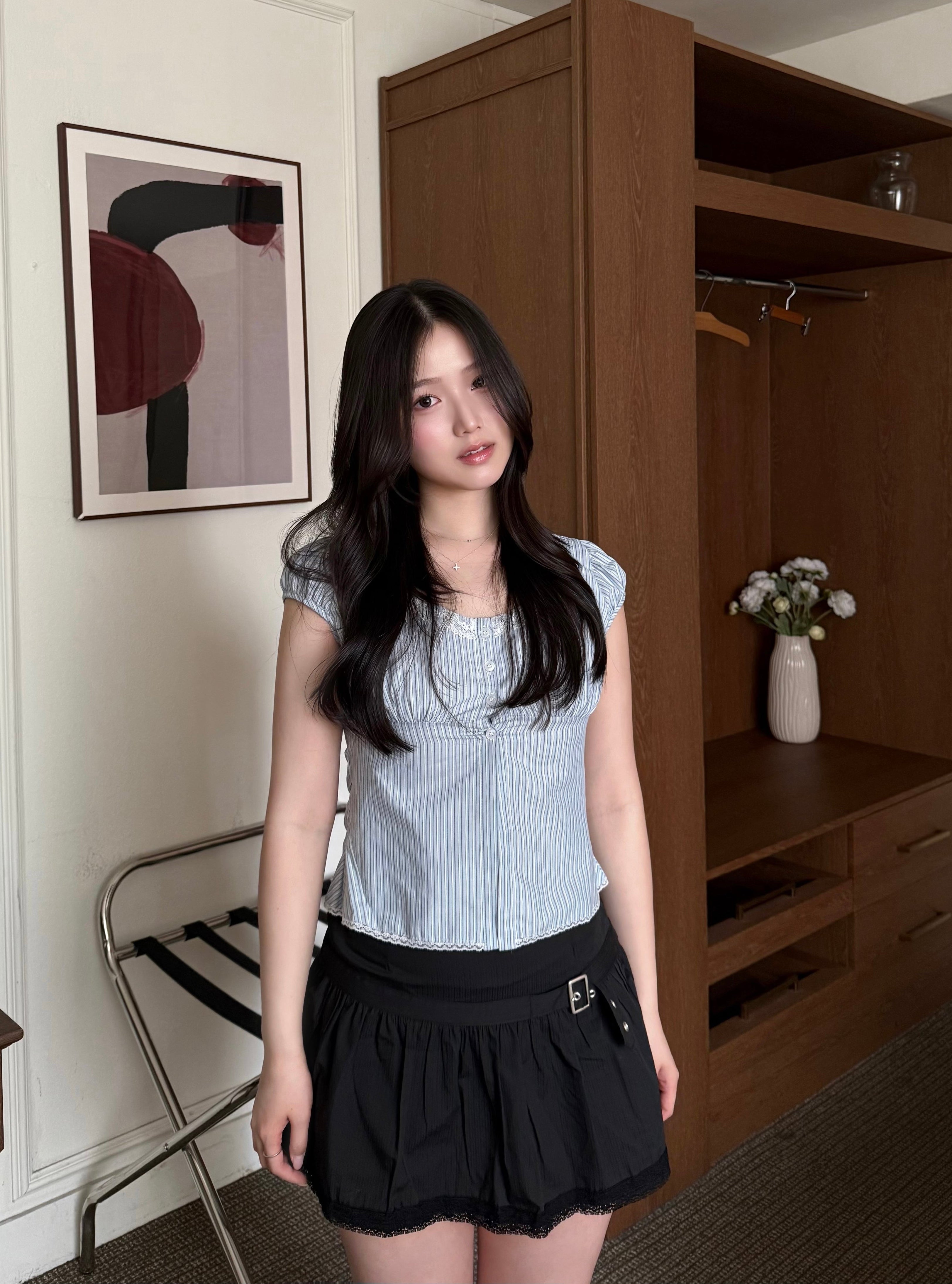 韓妹Lace滾邊細直紋blouse | Lace-trimmed Pinstripe Fitted blouse