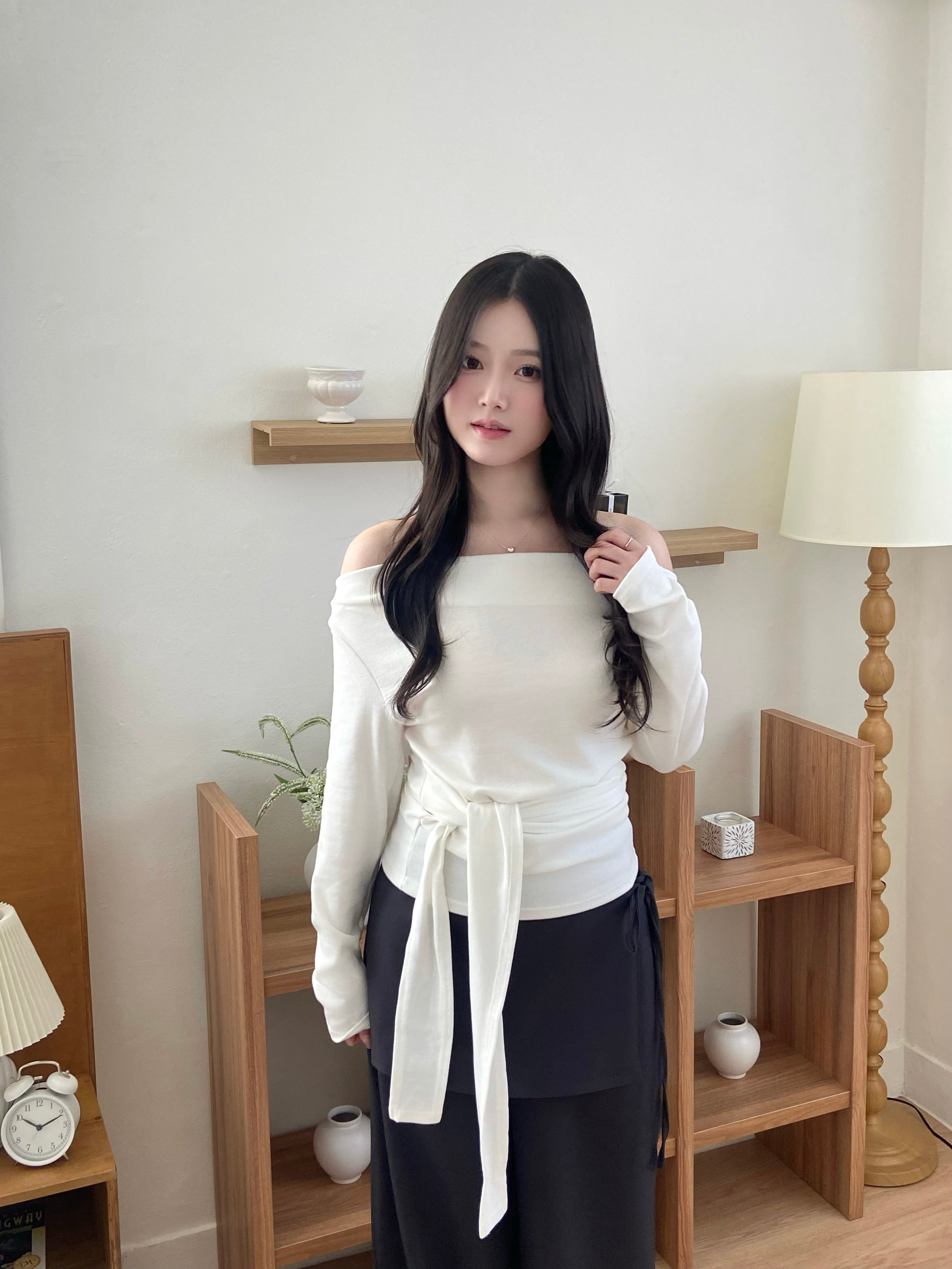 (店主自留!)一字膊垂墜綁帶收腰top Off- Shoulder Draped Tie-Detail Top