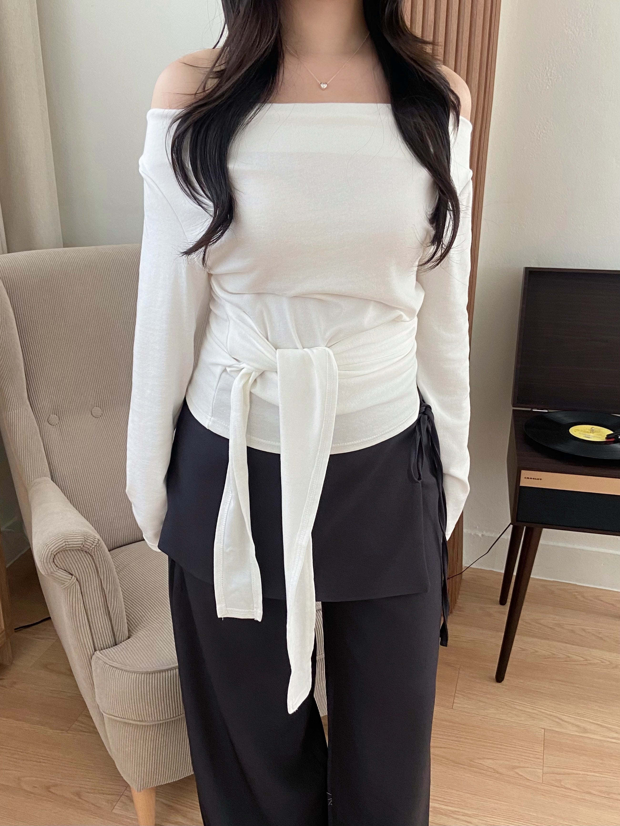 (店主自留!)一字膊垂墜綁帶收腰top Off- Shoulder Draped Tie-Detail Top