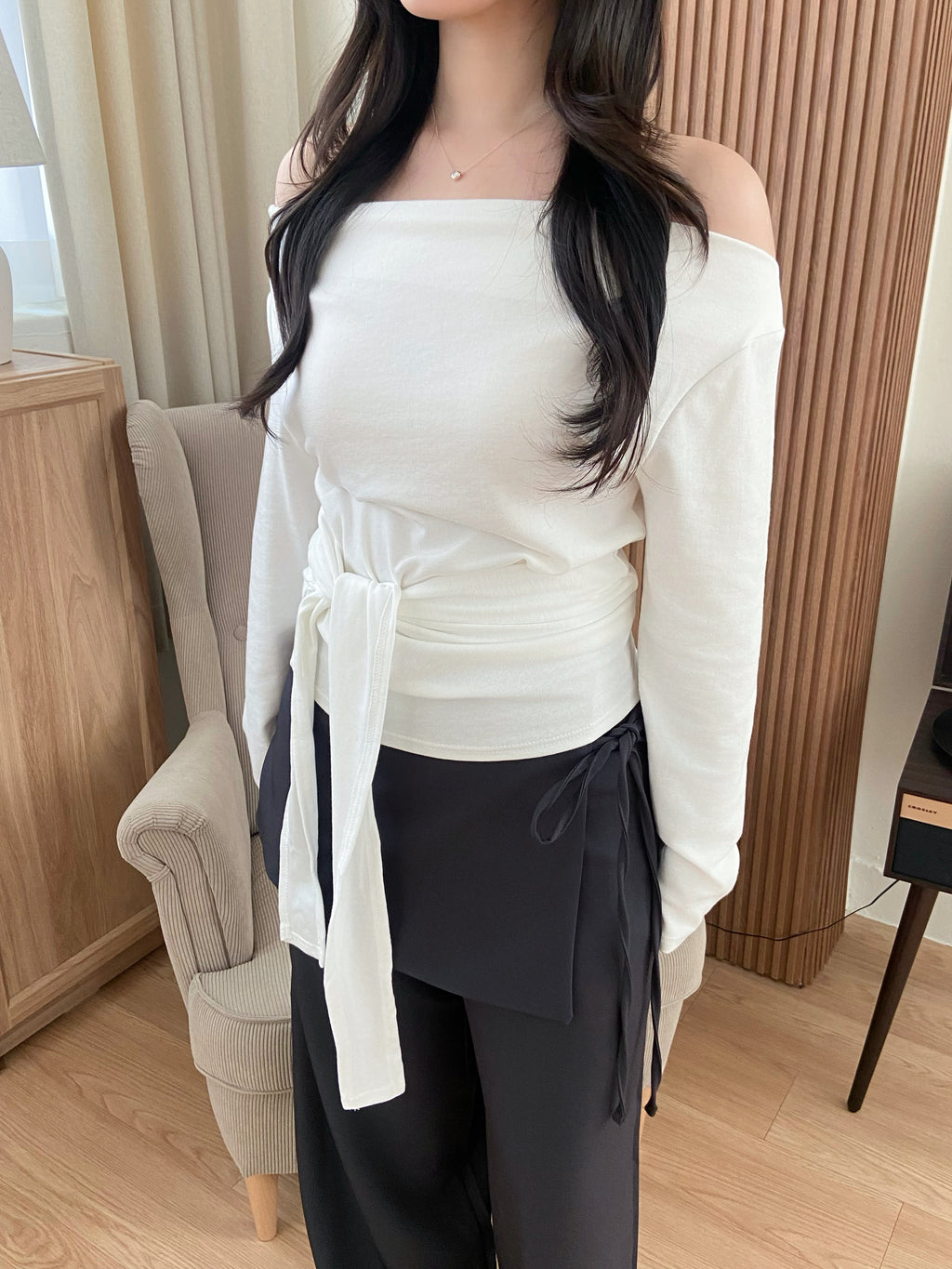 (店主自留!)一字膊垂墜綁帶收腰top Off- Shoulder Draped Tie-Detail Top