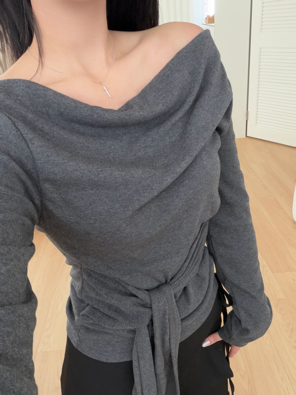 (店主自留!)一字膊垂墜綁帶收腰top Off- Shoulder Draped Tie-Detail Top