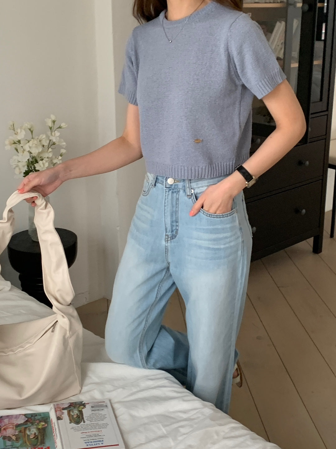 (春夏必備!!) 高腰淺藍直筒薄身牛仔褲 High-Waist Light Blue Straight Jeans
