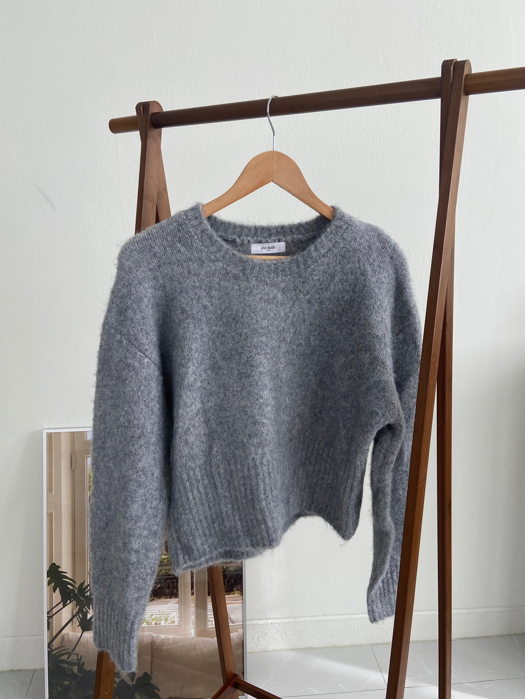 奶霧柔感針織上衣 Creamy Soft Round-Neck Knit Top