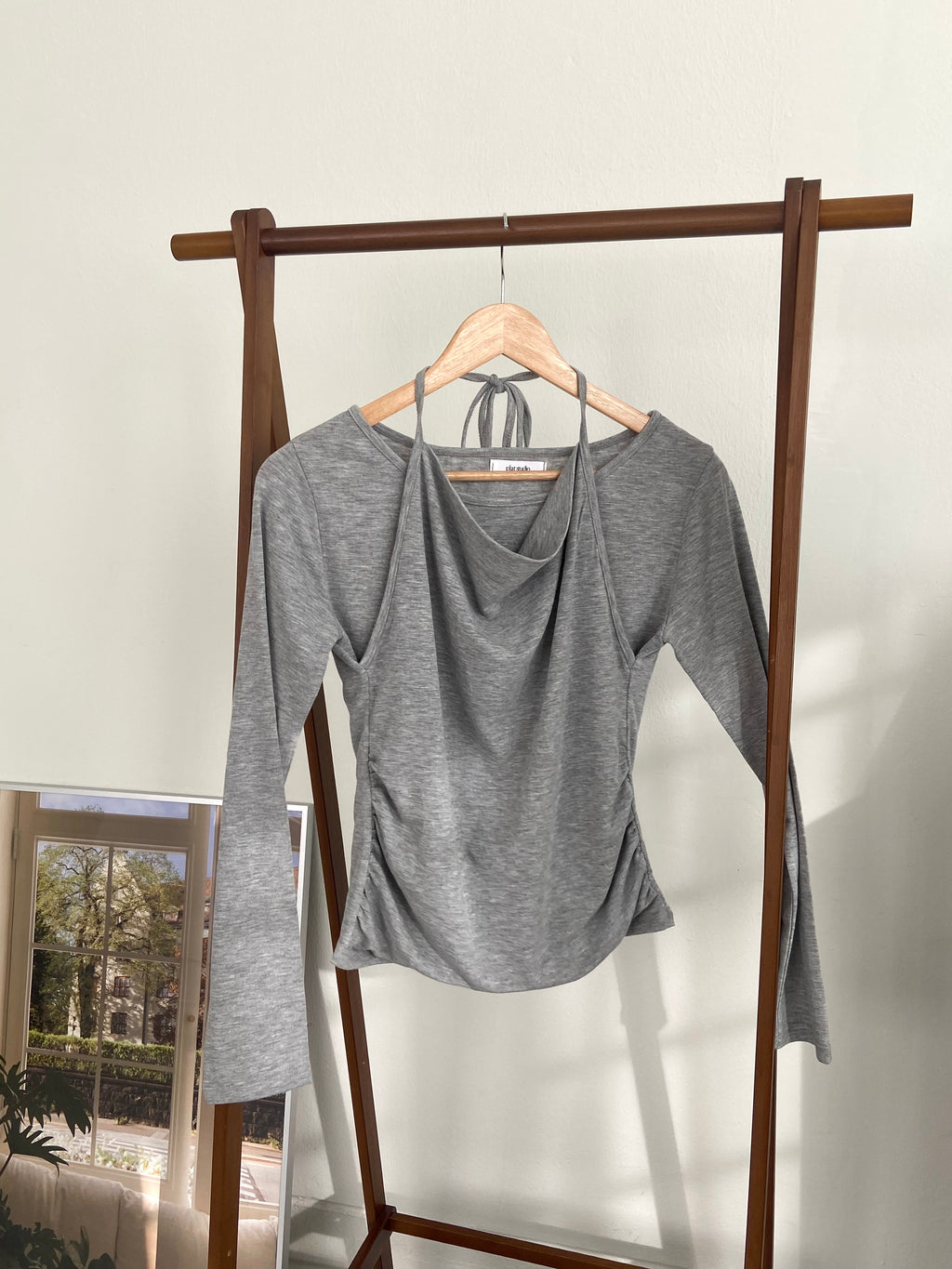 垂褶掛頸上衣 Muse Drape Halter Top