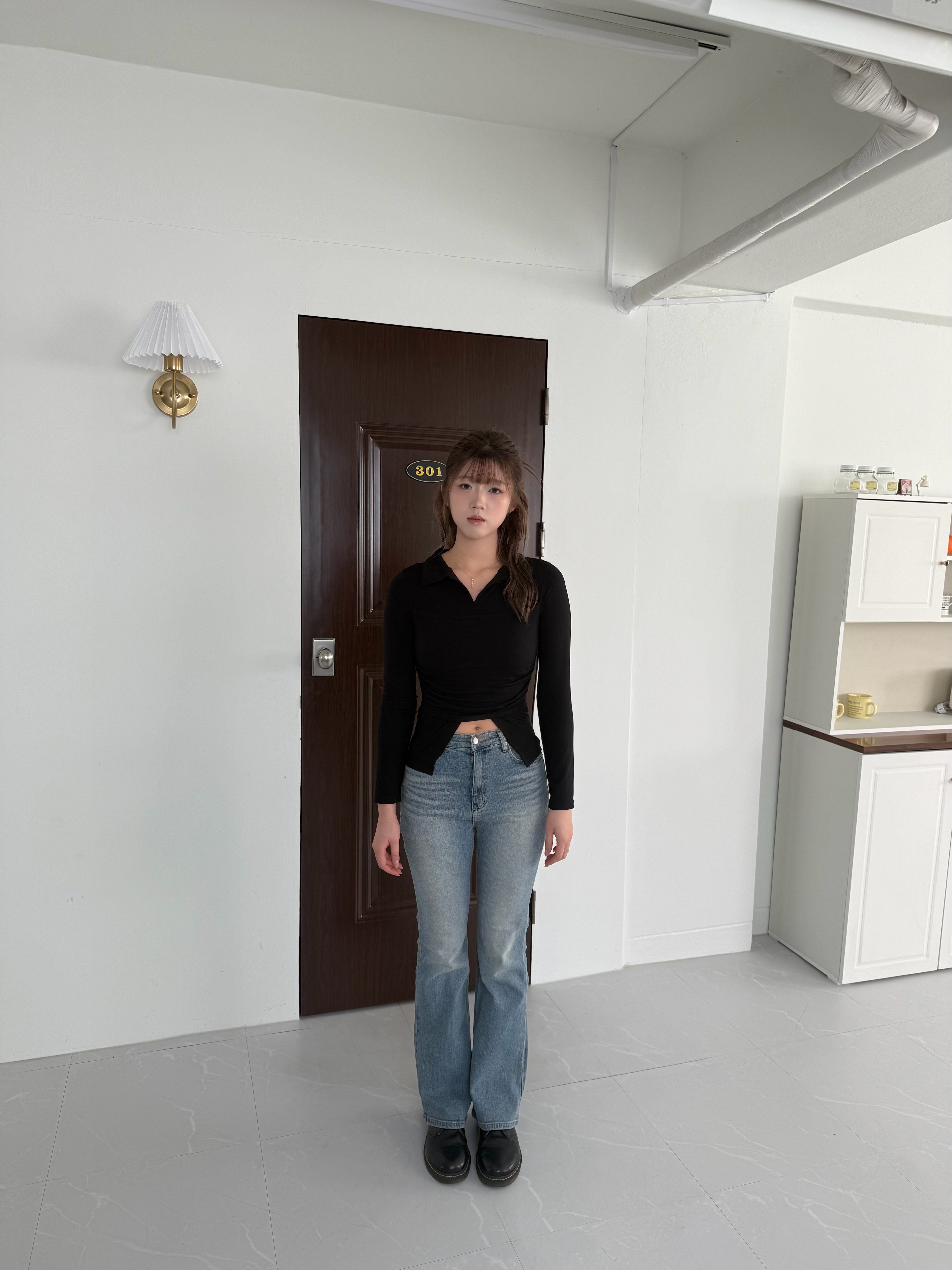 修身翻領長袖上衣 Slim-Fit Collared Long Sleeve Top