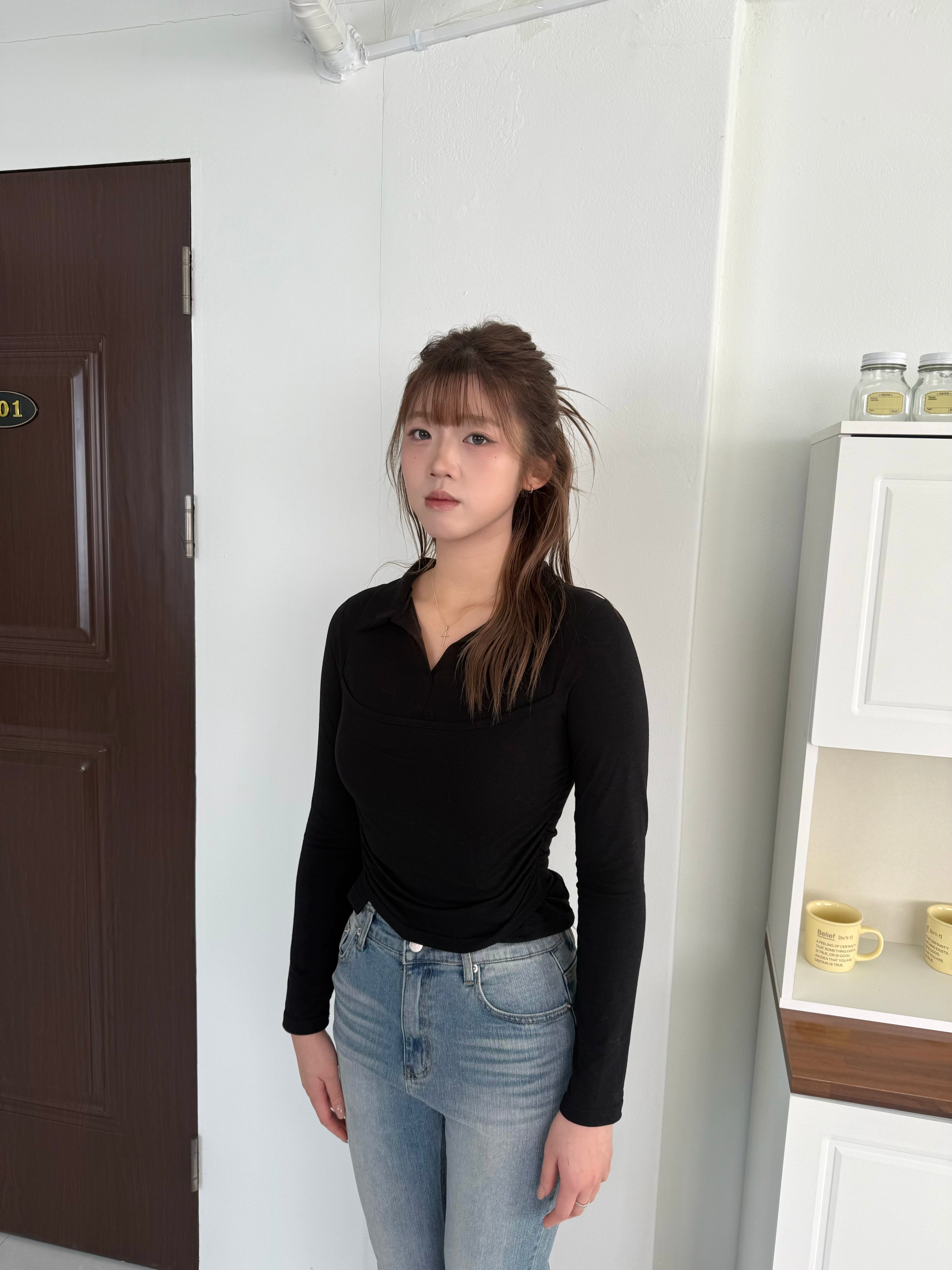 修身翻領長袖上衣 Slim-Fit Collared Long Sleeve Top