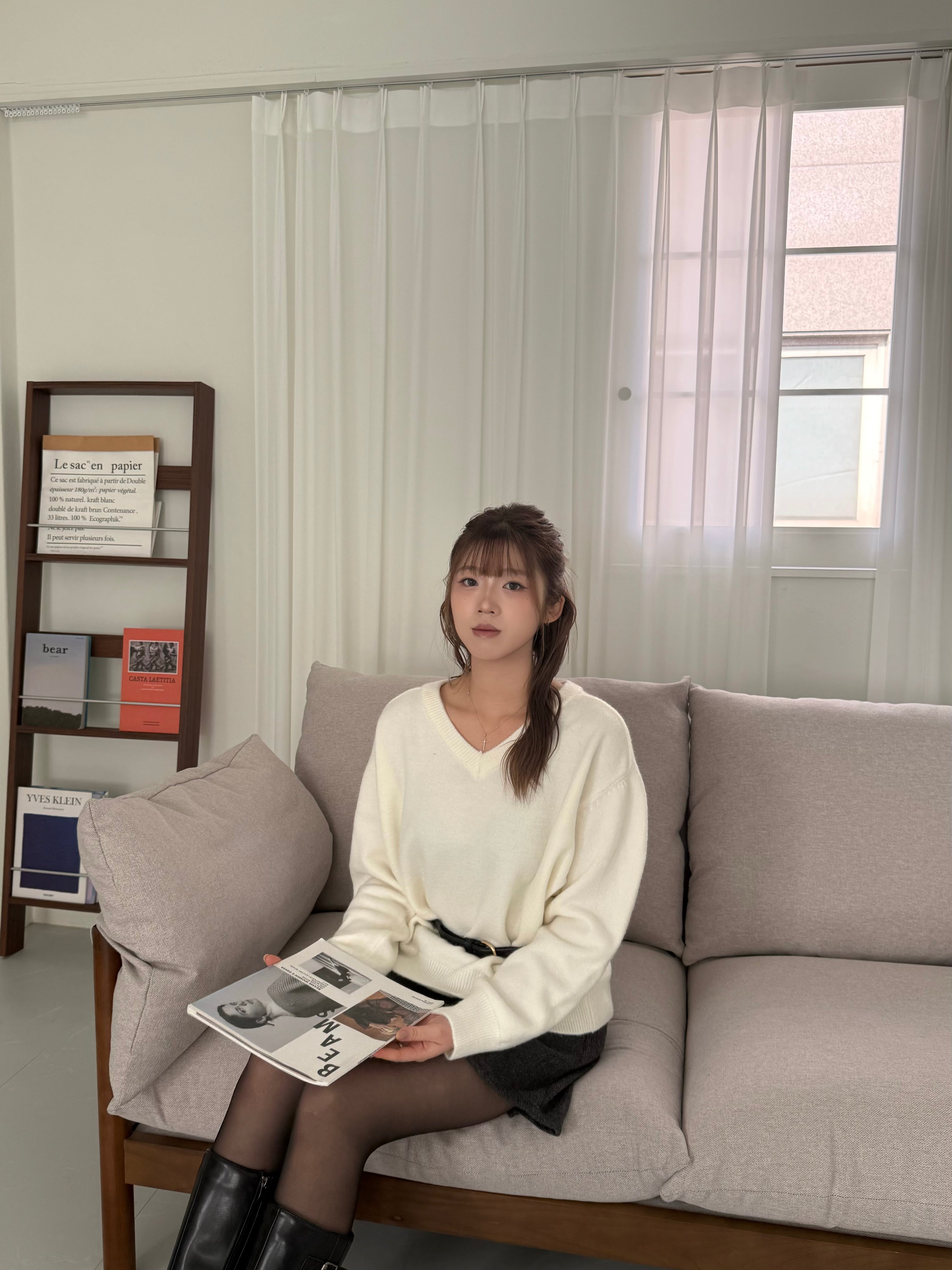 V 領針織上衣 Soft-Touch Essential V-Neck Knit