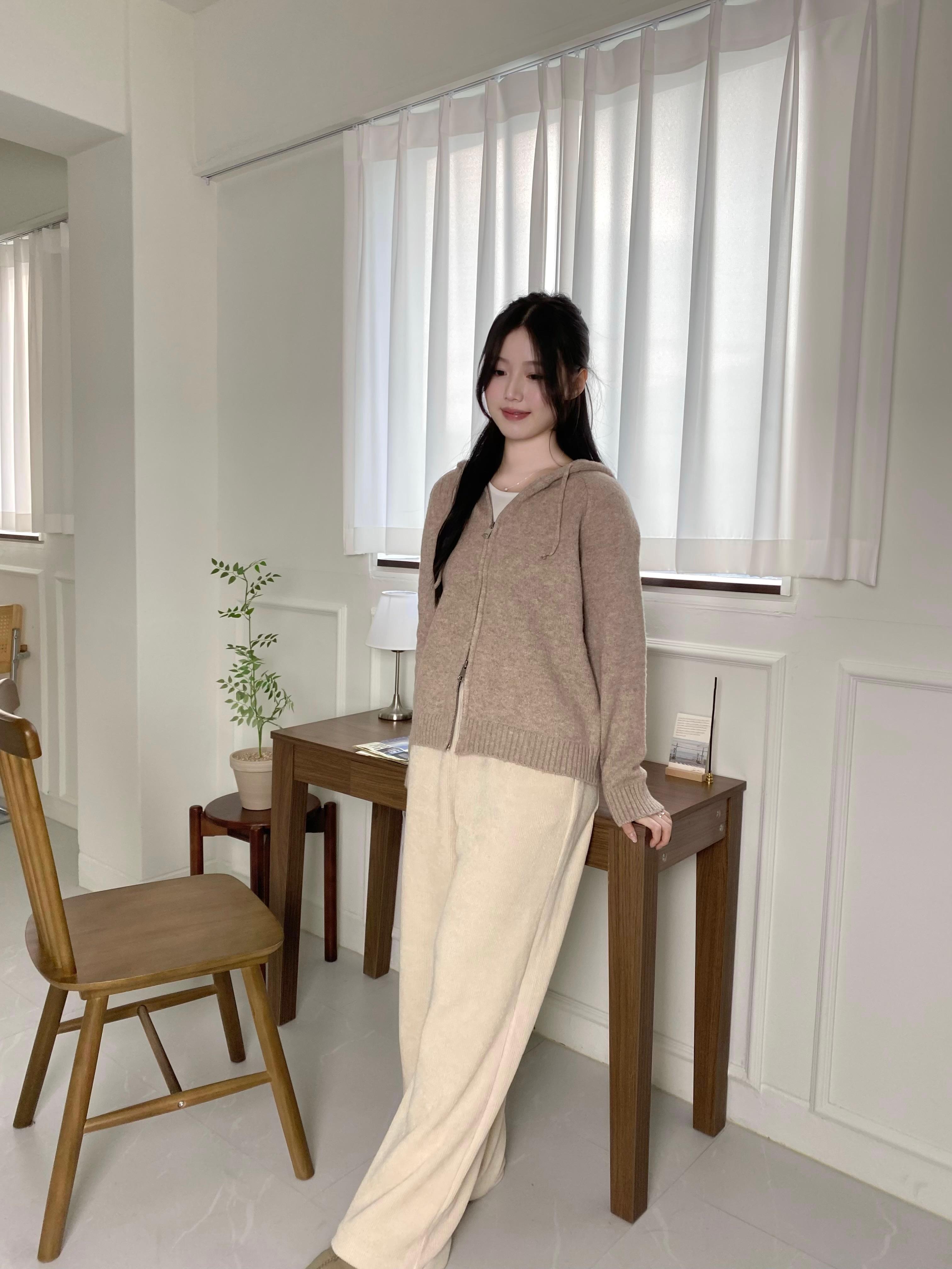自然顯瘦直筒針織長褲	Natural Straight Knit Pants
