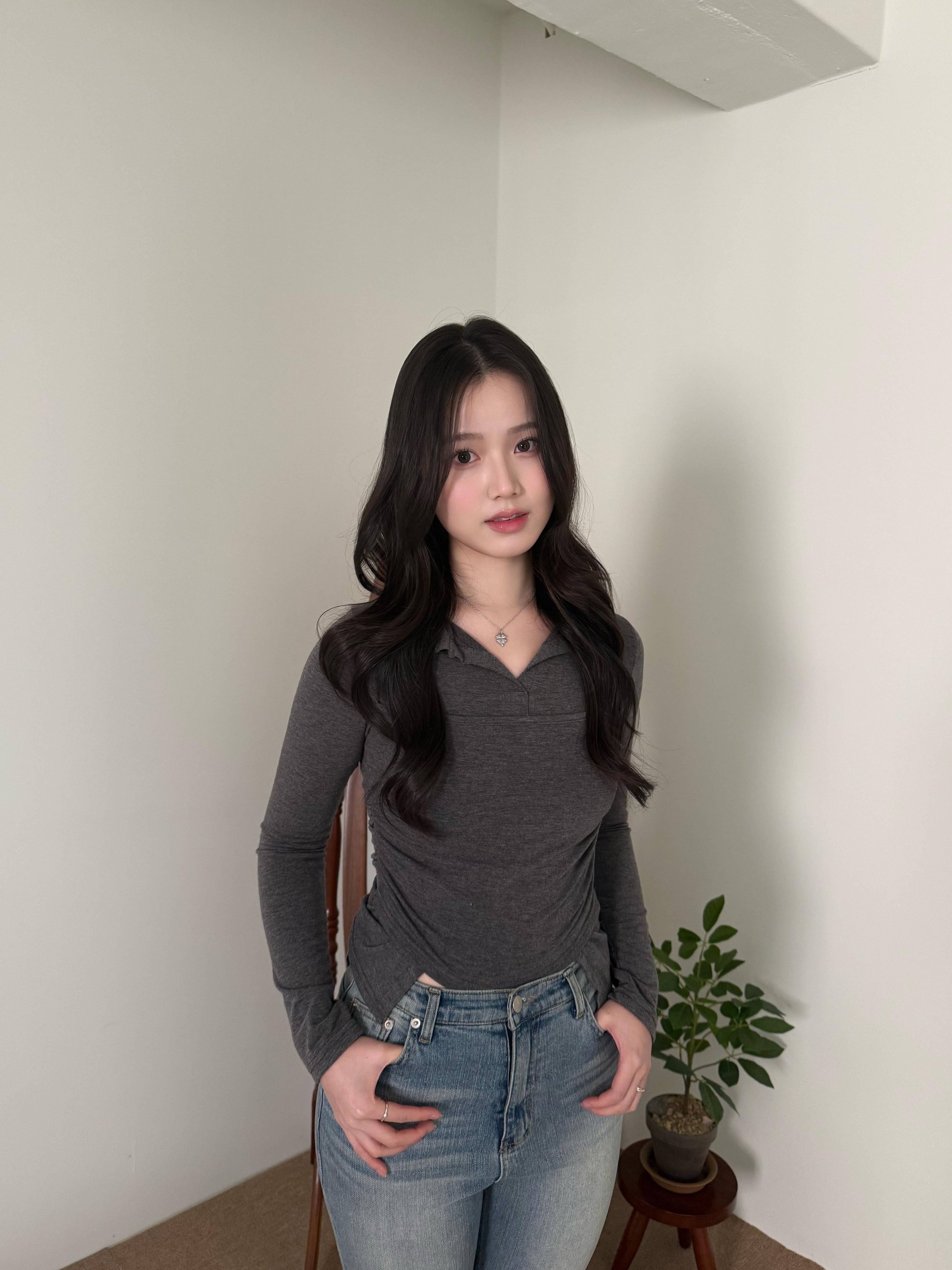 修身翻領長袖上衣 Slim-Fit Collared Long Sleeve Top